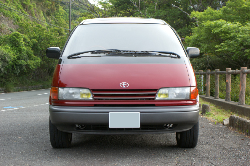 トヨタ・エスティマのフロント