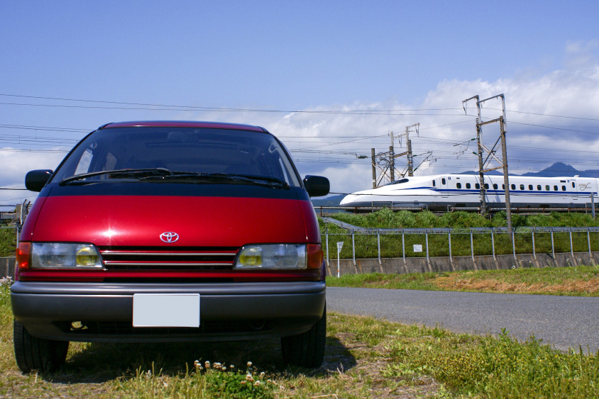 トヨタ・エスティマと新幹線