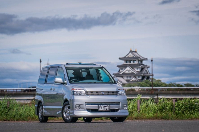 トヨタ・ヴォクシー（60系）と墨俣一夜城