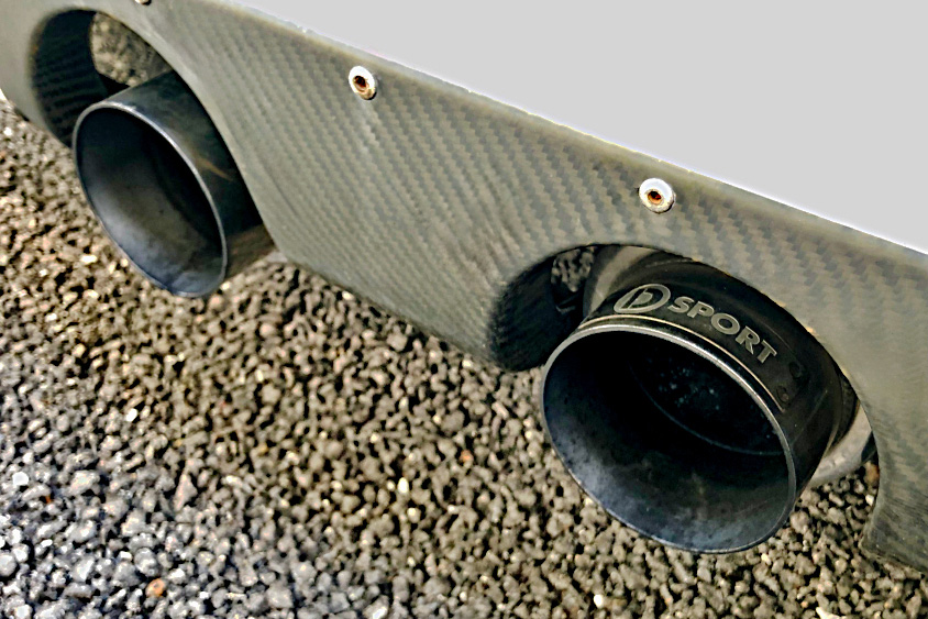 ダイハツ・コペンが装着するD SPORTのマフラー
