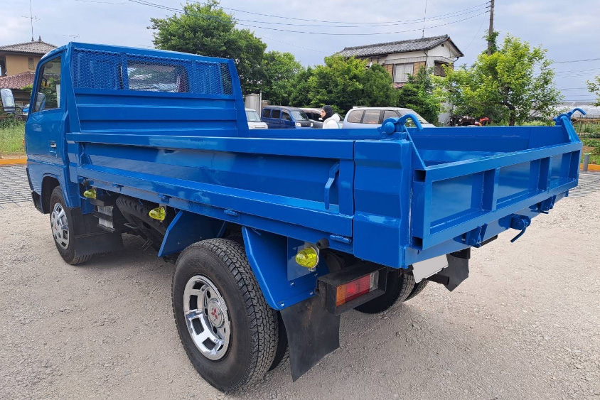 三菱ふそう・キャンターのリヤ