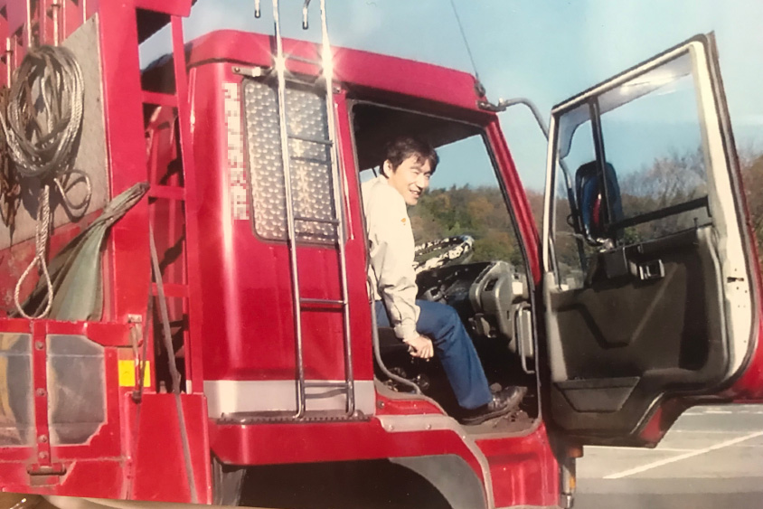 三菱ふそう・キャンターに乗るオーナーのお父さん