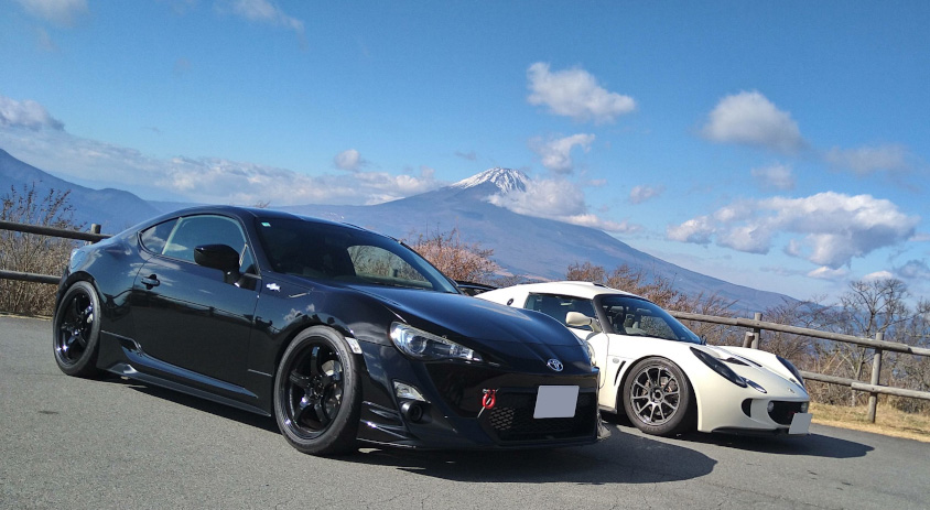 トヨタ・86とロータス・エキシージ