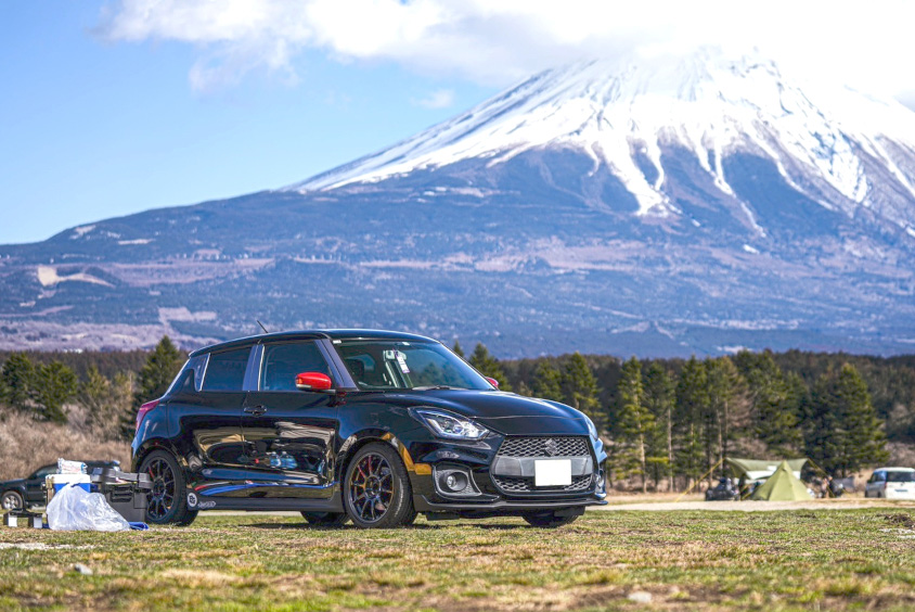スズキ・スイフトスポーツと富士山