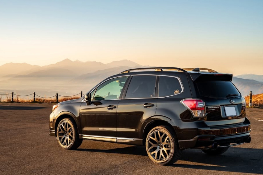 スバル・フォレスターと朝焼け