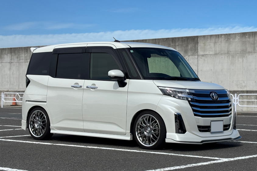 トヨタ・ルーミーの右サイド