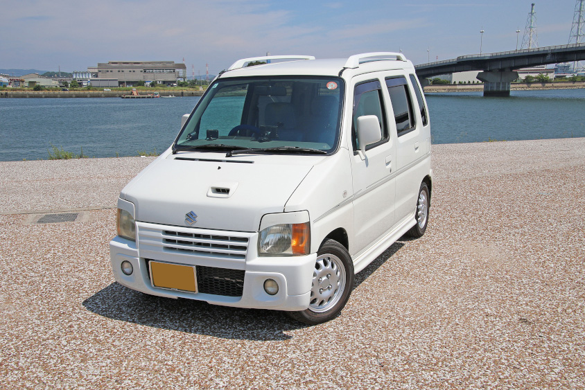 スズキ・ワゴンR エアロRSと海