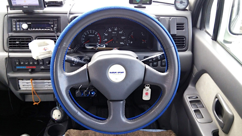 スズキ・ワゴンR エアロRSのステアリング