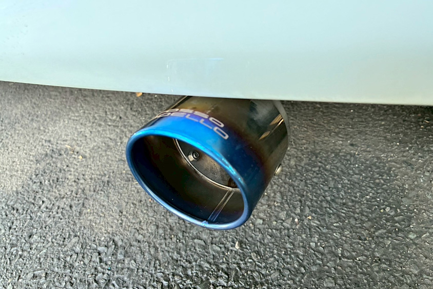 スズキ・アルトエコに装着したマフラーカッター