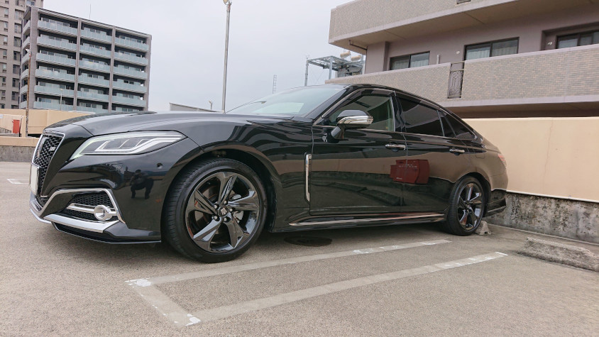 トヨタ・クラウン（220系）の左サイド