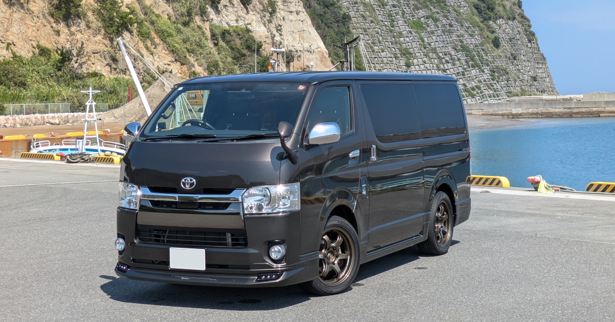 トヨタ ハイエースが僕のビタミン。自由奔放なライフスタイルに