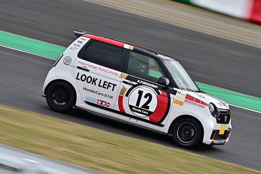 N-ONEの白黒赤仕様