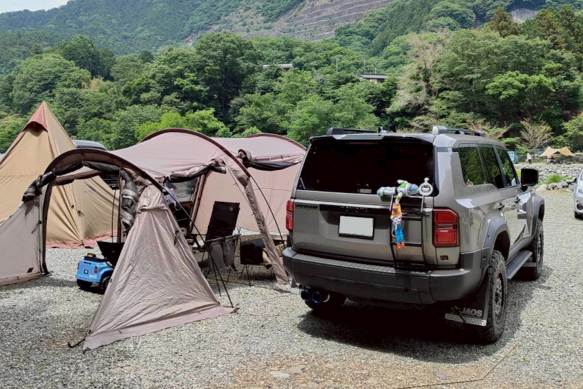 ランドクルーザー250とテント