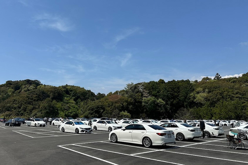 マークXミーティング全景