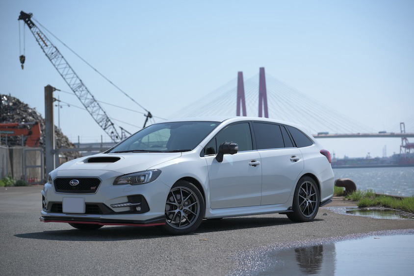 スバルレヴォーグ＠埠頭
