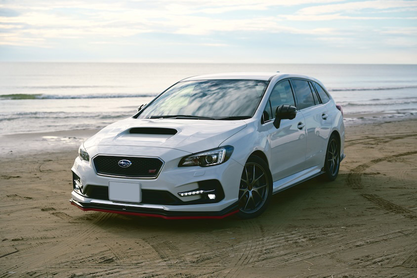 スバルレヴォーグ＠砂浜