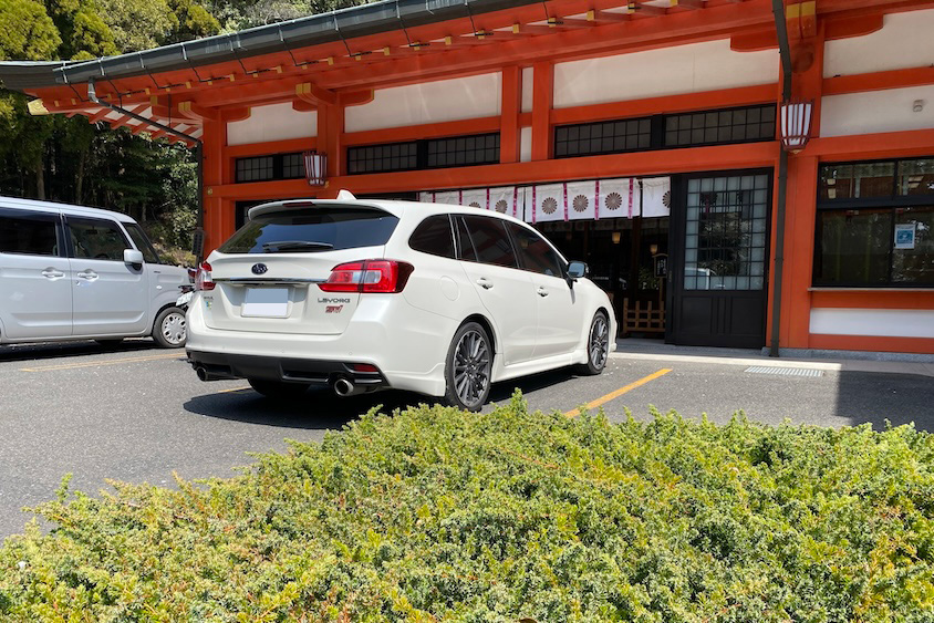 スバルレヴォーグ＠神社