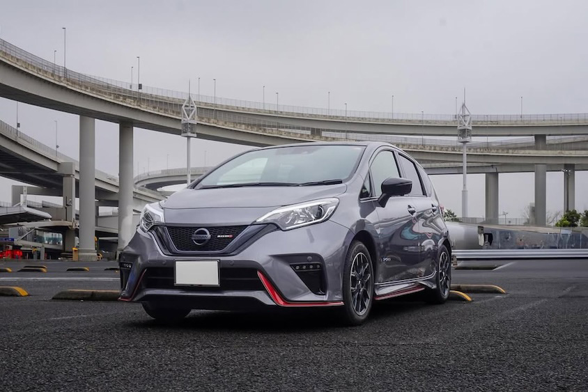 日産ノート＠大黒PAフロントビュー