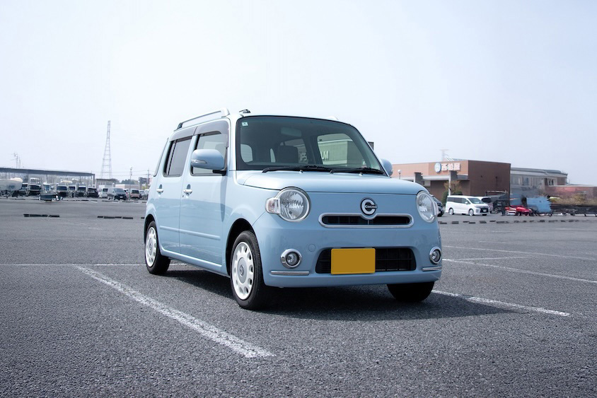 ダイハツミラココア＠駐車場フロント右5：5