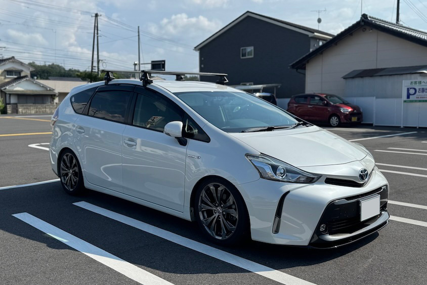 トヨタプリウスアルファ＠駐車場