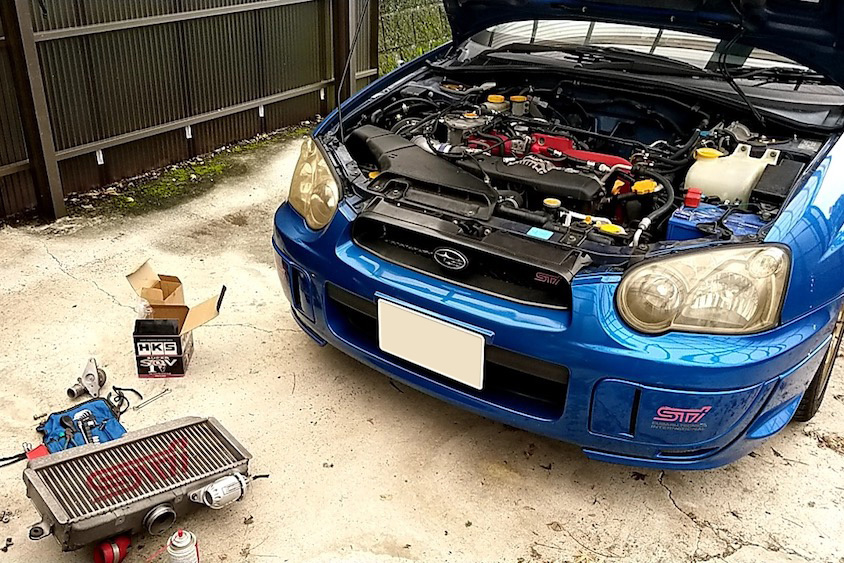 スバルインプレッサ修理風景