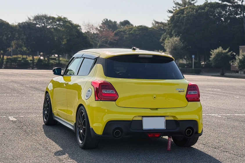 スズキスイフトスポーツ左リヤ4：6