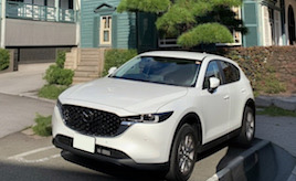 運転の好きな私が選んだのは、CX-5のベースグレード。さて、今週末はどこへ行こうか？