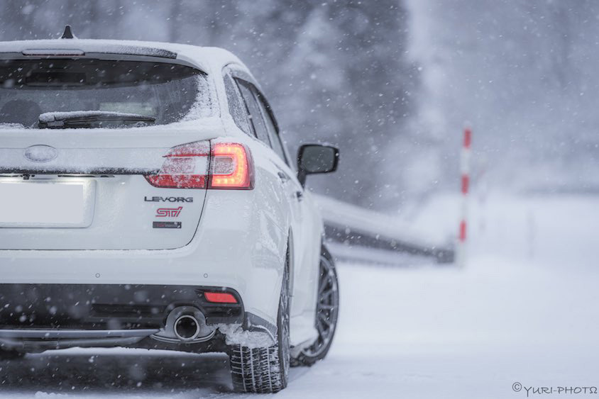 スバルレヴォーグ＠雪中