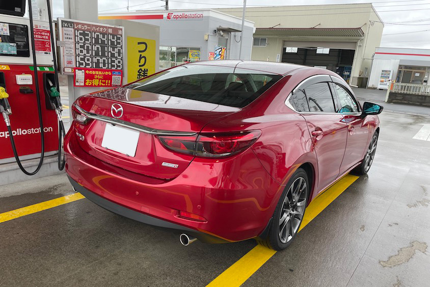 マツダアテンザ＠ガソリンスタンド