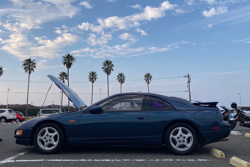 日産フェアレディZエンジンフードオープン