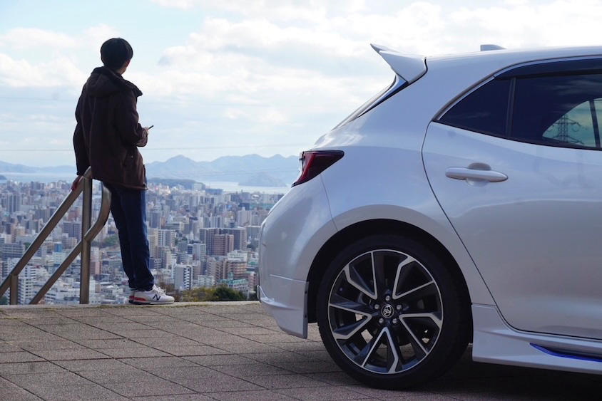 オーナーとトヨタカローラスポーツ