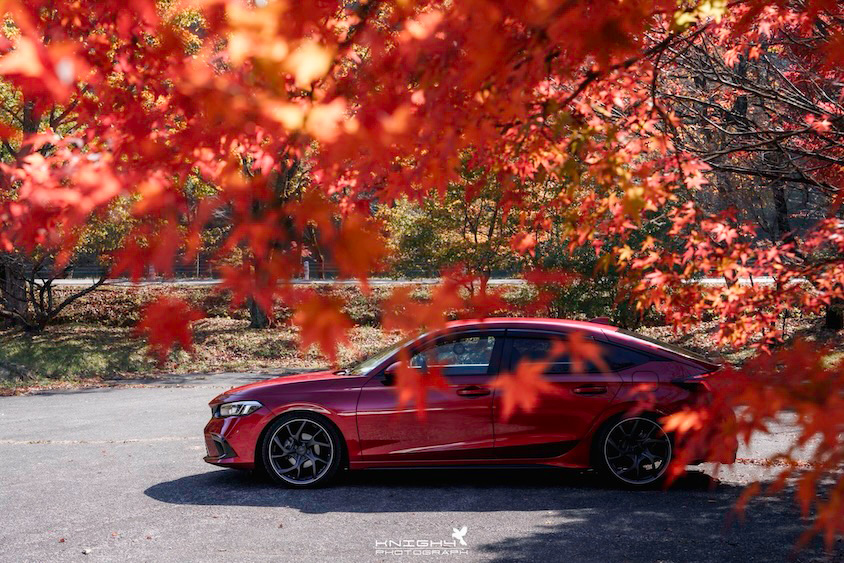 ホンダシビックと紅葉