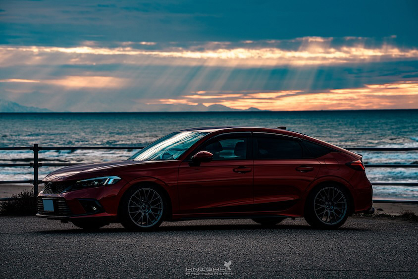 ホンダシビックと光のカーテン