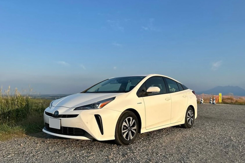 山頂駐車場のトヨタプリウス