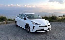 家族が増えて“クルマの選び方”が変わった。今の暮らしにプリウスという選択