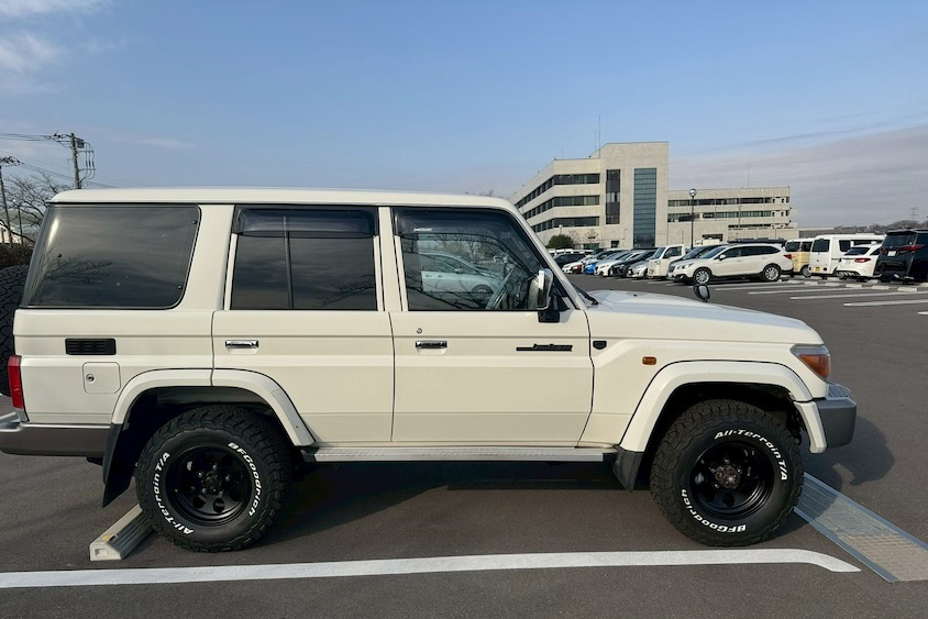トヨタランドクルーザー76サイド