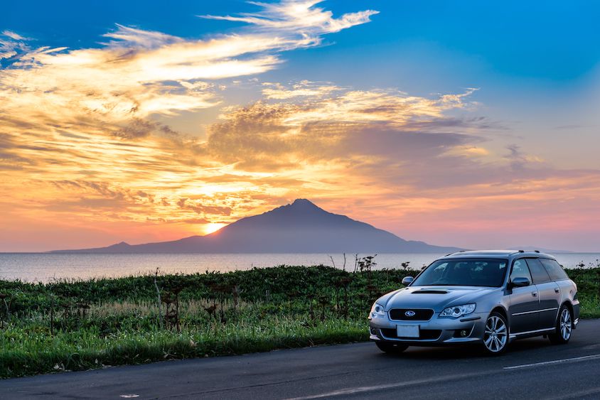 スバルレガシィと利尻山