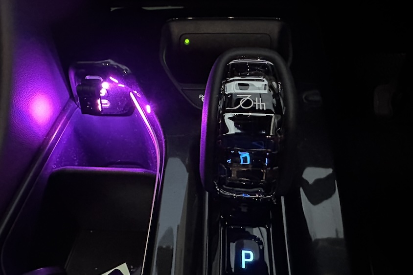 トヨタクラウンスポーツシフトスイッチ