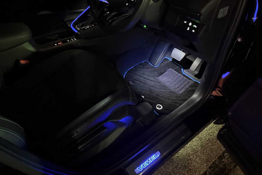 ホンダヴェゼルのライトアップ内装