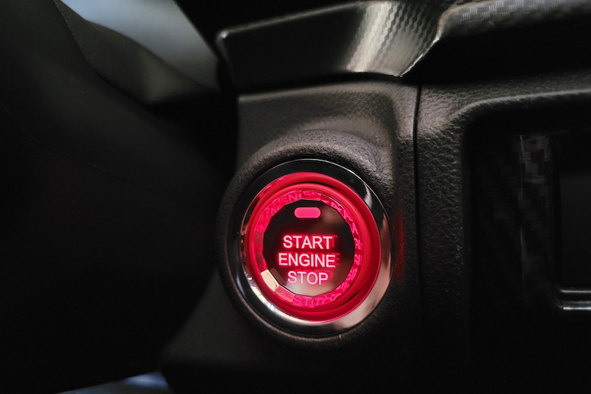 スバルインプレッサのスタートボタン