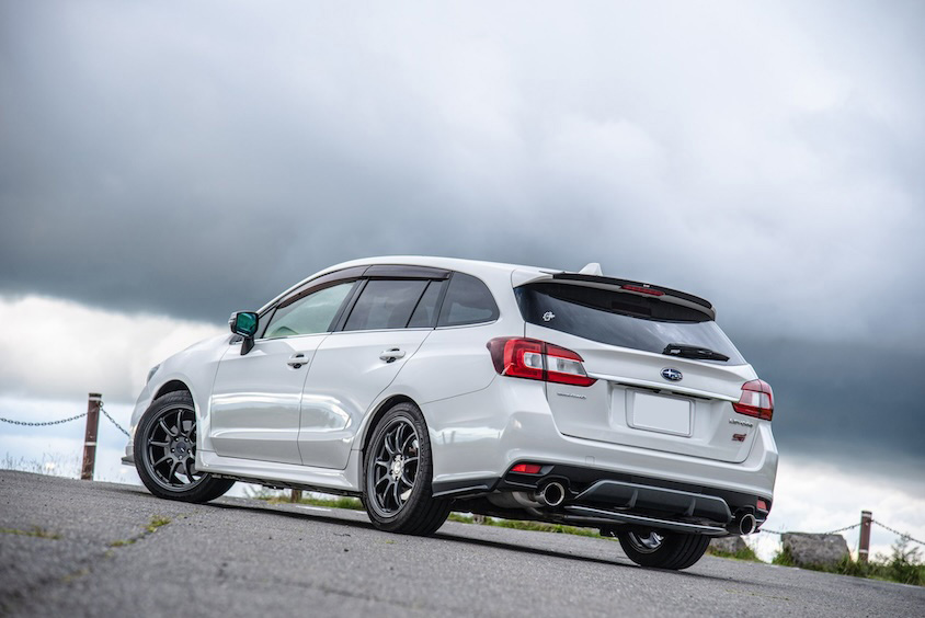 1台目のスバルレヴォーグリヤ