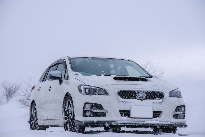 1台目のスバルレヴォーグ＠雪中