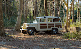 三菱ジープ L-J37と暮らす。「憧れ」を1台目の愛車に選んだ理由