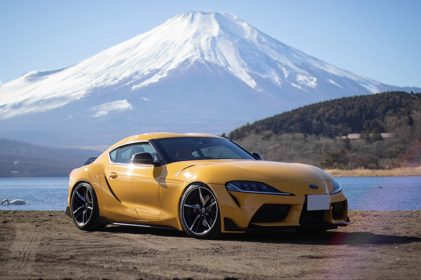 富士山とトヨタGRスープラ01