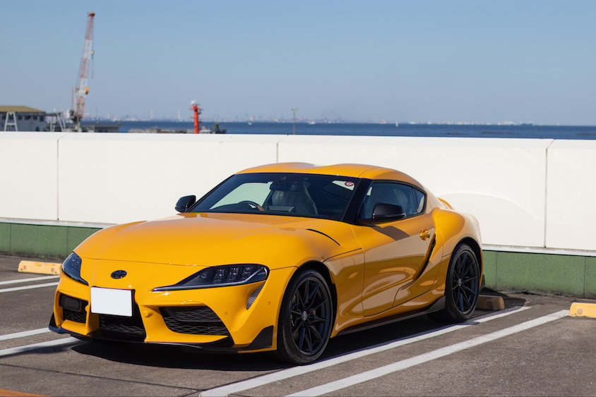 駐車場のトヨタGRスープラ01