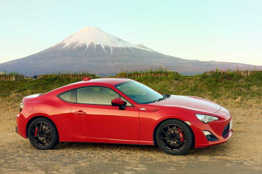 トヨタ86と富士山