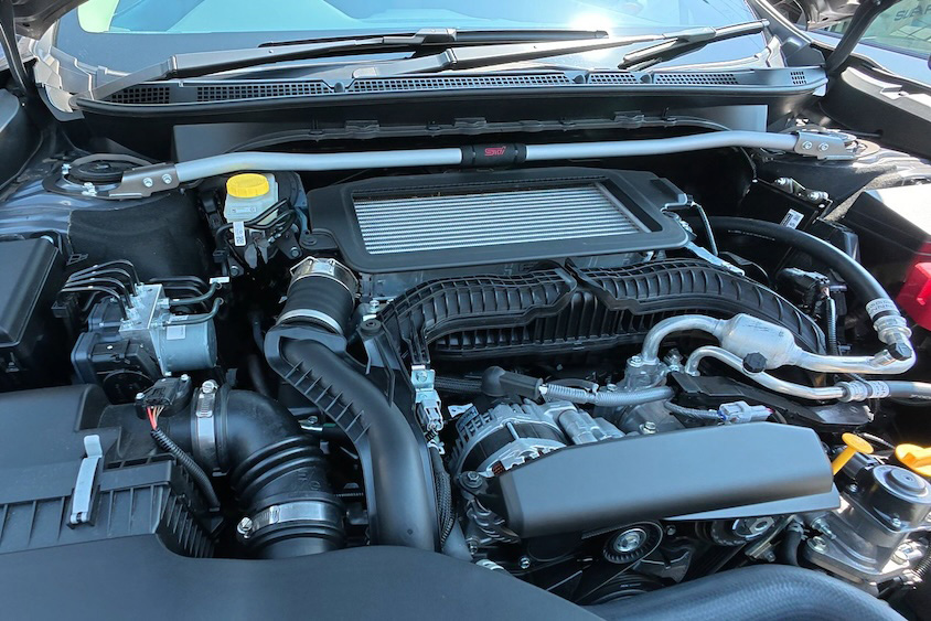 スバルアウトバック・エンジンルーム