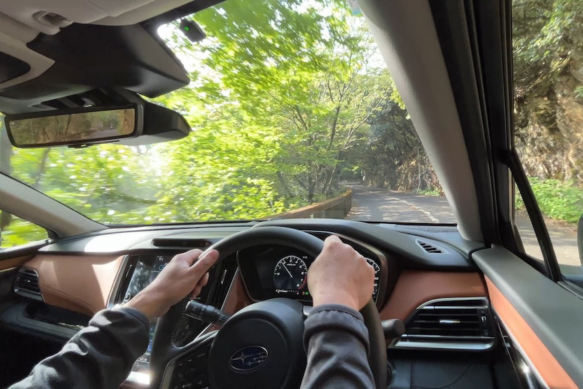 スバルアウトバック走行イメージ01