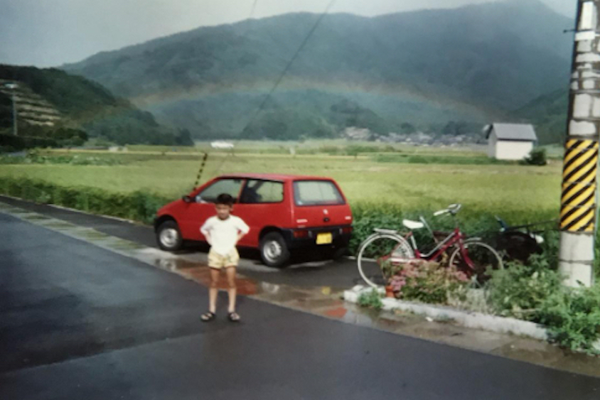 幼少期のオーナーと当時の車01