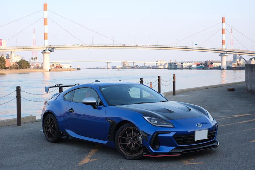 スバルBRZと末広大橋